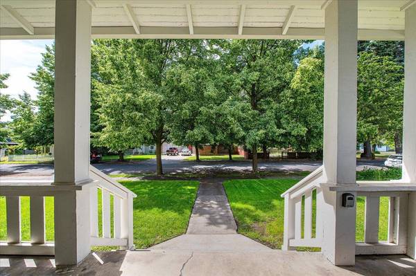 1211 E Augusta Ave, Spokane, WA 99207