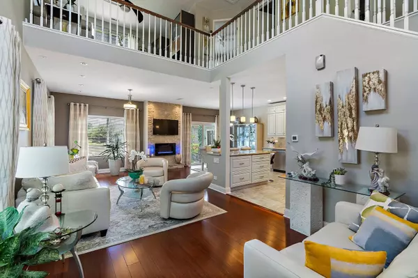 225 NICOLE DR #A, South Elgin, IL 60177