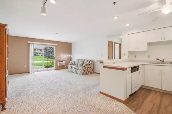 201 Kearney Way #201, Waunakee, WI 53597