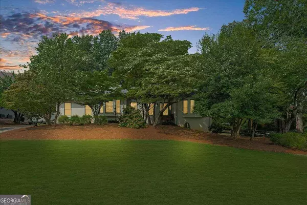 300 Saddle Creek DR, Roswell, GA 30076