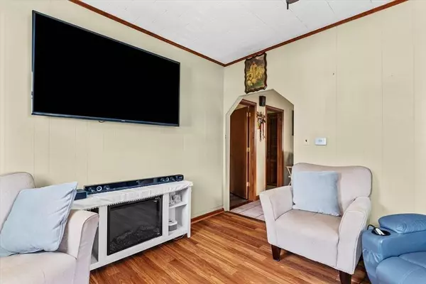 28 Norris St, Lawrence, MA 01841