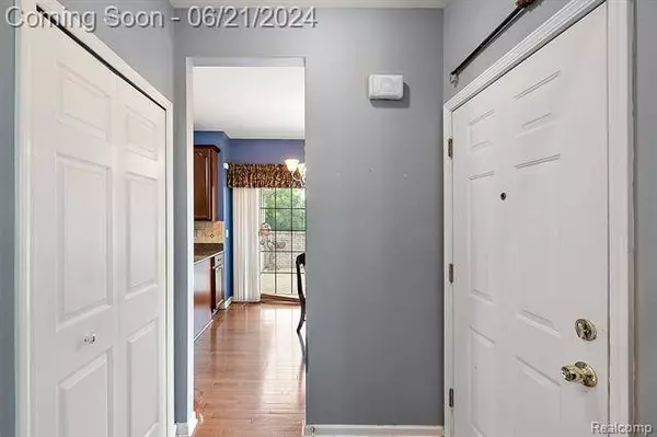 15023 MARSH CREEK, Sterling Heights, MI 48313