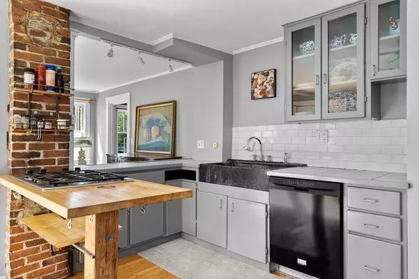 12 Thomas Street, Boston, MA 02130