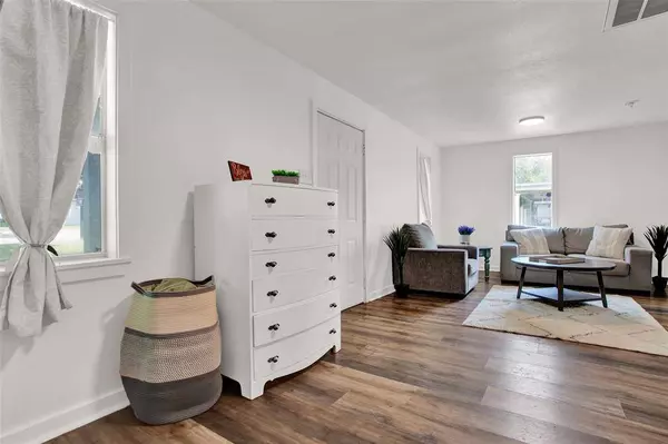 202 Mcfall Street, Whitesboro, TX 76273