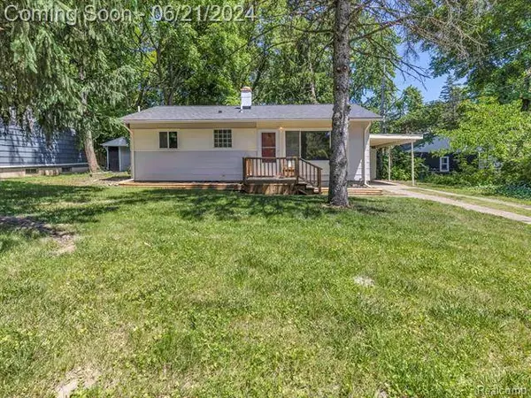 1918 PONTIAC Trail, Ann Arbor, MI 48105