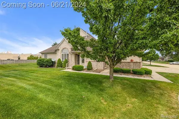 15023 MARSH CREEK, Sterling Heights, MI 48313