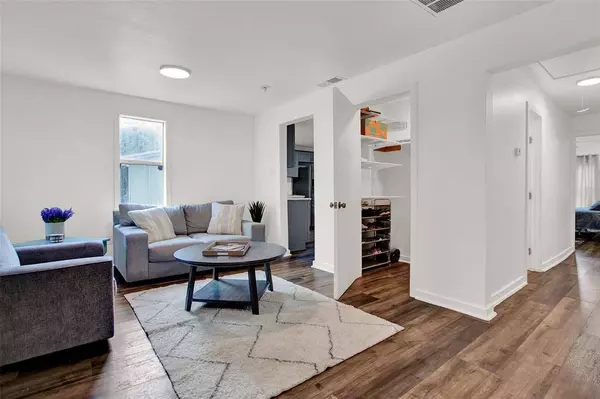 202 Mcfall Street, Whitesboro, TX 76273