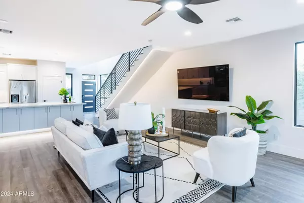 2015 E TURNEY Avenue, Phoenix, AZ 85016