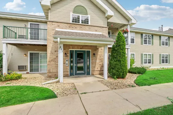 201 Kearney Way #201, Waunakee, WI 53597