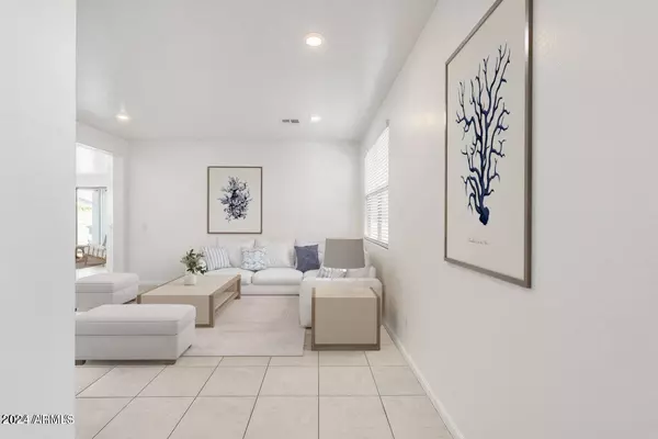 9430 W MINNEZONA Avenue, Phoenix, AZ 85037