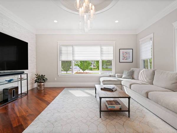 292 High St, Westwood, MA 02090