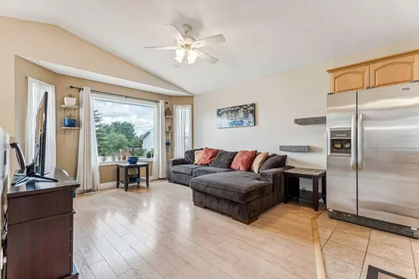 134 Meadowpark DR, Carstairs, AB T0M 0N0