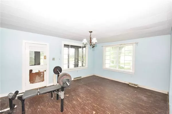 5694 Middle Ridge RD, Madison, OH 44057