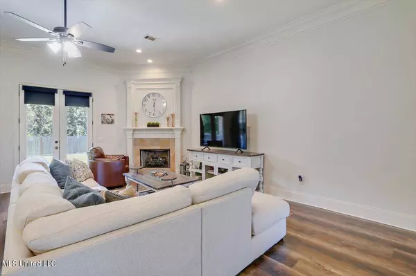 128 Glen Auburn Drive, Clinton, MS 39056