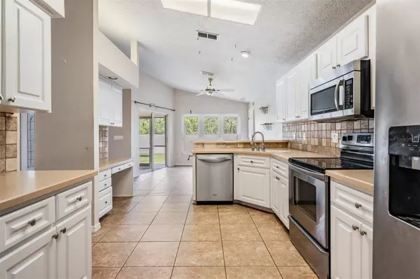 10648 MAGRATH LN, New Port Richey, FL 34654