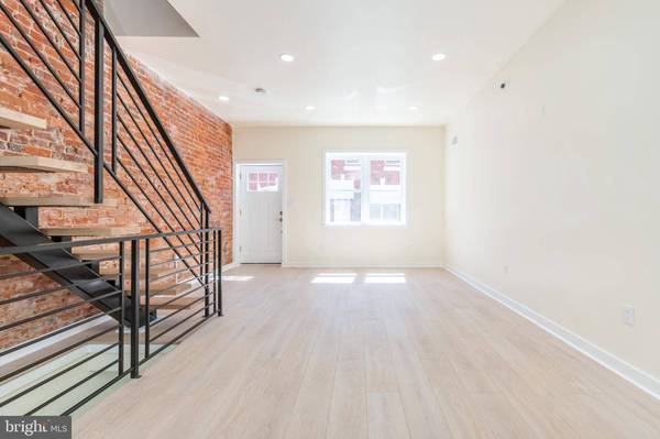 2418 S ISEMINGER ST, Philadelphia, PA 19148