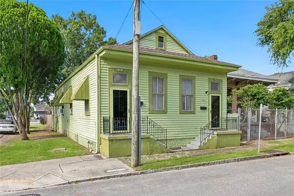 5240 42 LAUREL ST, New Orleans, LA 70115