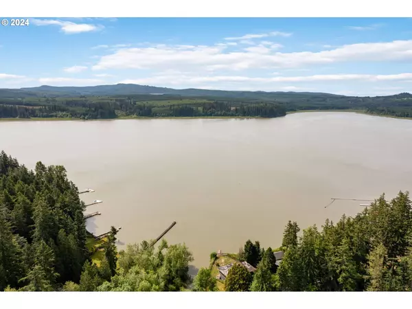 128 Lakeview DR, Silver Lake, WA 98645