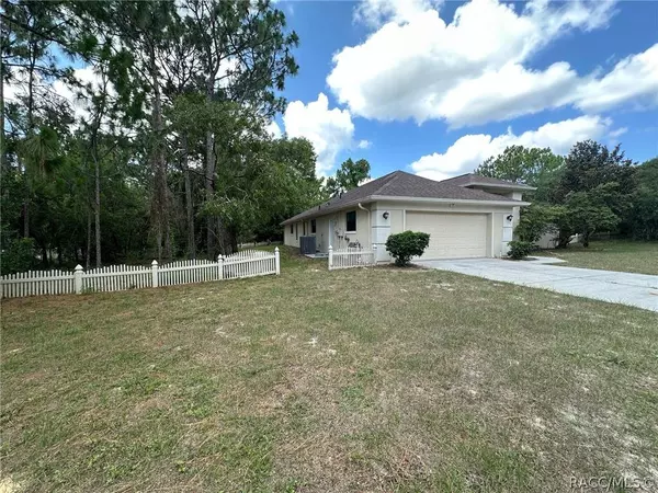 17 Milbark DR, Homosassa, FL 34446