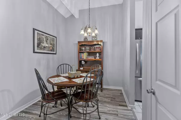 818 Harbor Bend Drive, Brandon, MS 39047