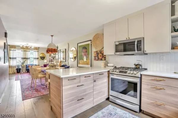 30 Hoffman Pl, Irvington Twp., NJ 07111