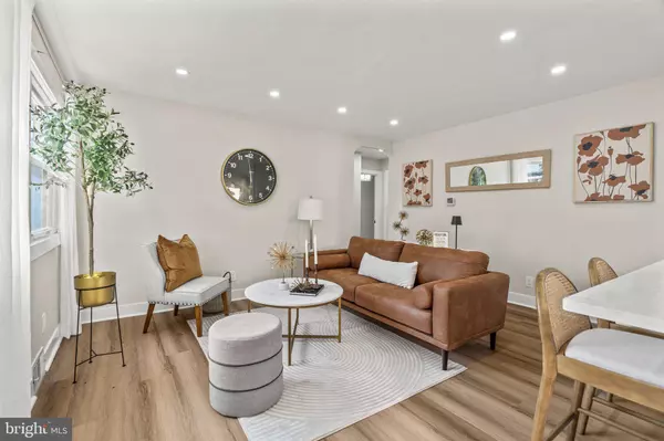 315 CRAWFORD AVE, Maple Shade, NJ 08052