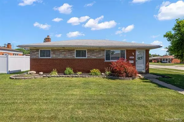 12867 Ray Drive, Warren, MI 48088