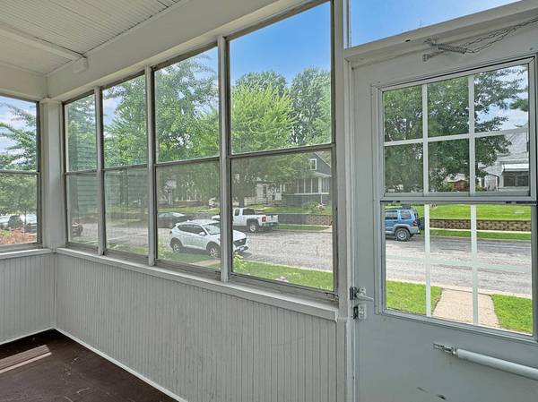 1128 Woodbridge ST, Saint Paul, MN 55117