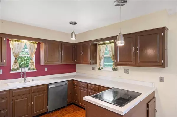 23750 W 57th ST, Shawnee, KS 66226