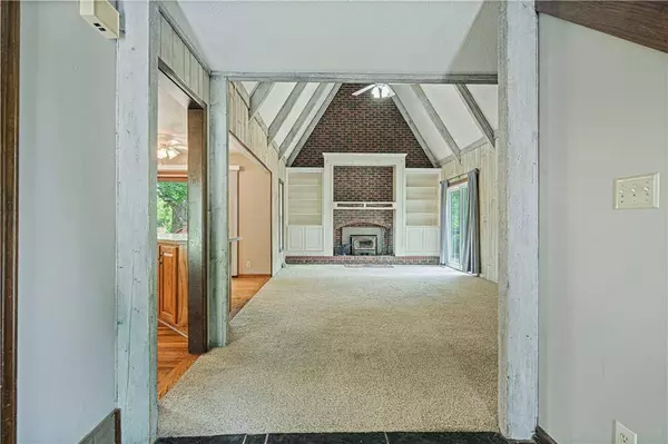 20195 S Countryview DR, Spring Hill, KS 66083