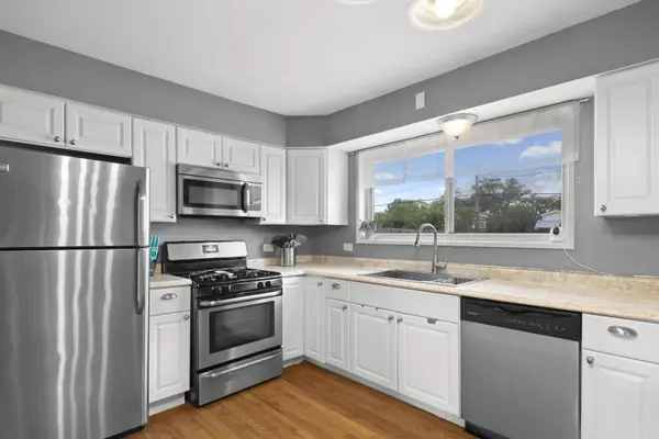 358 E LA PORTE DR, Addison, IL 60101