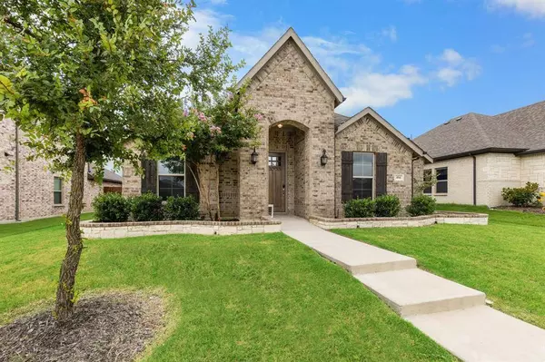 404 Country Meadows Boulevard, Waxahachie, TX 75165