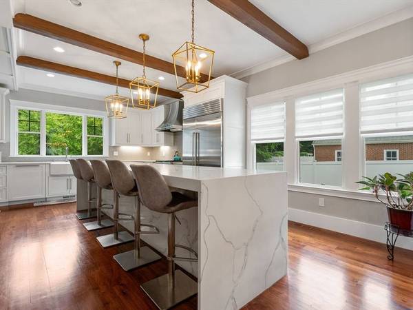 292 High St, Westwood, MA 02090