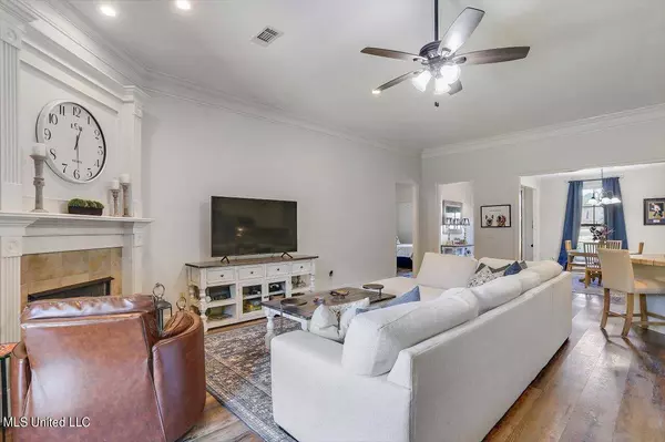 128 Glen Auburn Drive, Clinton, MS 39056