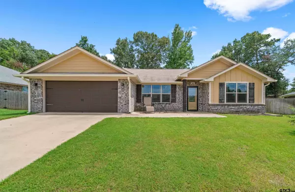305 Mission Crest Cir, Lindale, TX 75771
