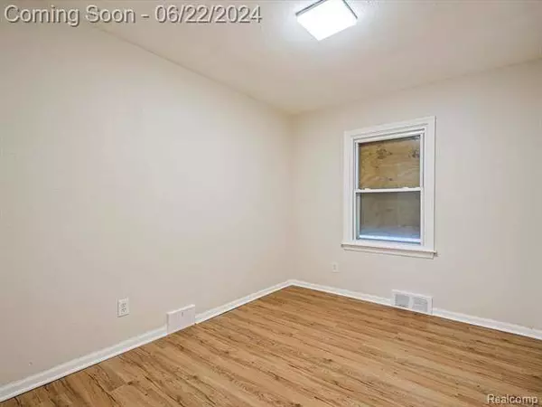 15508 CARLISLE Street, Detroit, MI 48205