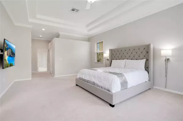 4833 LAKES EDGE LN, Kissimmee, FL 34744