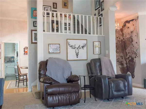 208 S Texana ST, Hallettsville, TX 77964