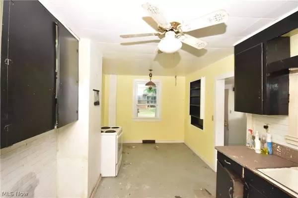 5694 Middle Ridge RD, Madison, OH 44057