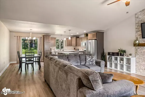 1343 E Esty DR, Palmer, AK 99645