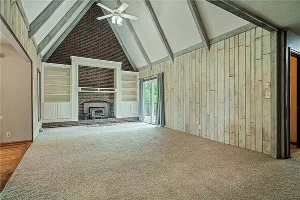 20195 S Countryview DR, Spring Hill, KS 66083