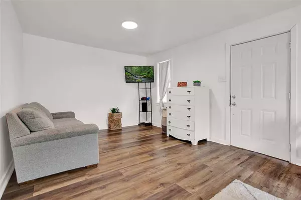 202 Mcfall Street, Whitesboro, TX 76273