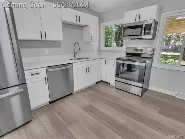 1918 PONTIAC Trail, Ann Arbor, MI 48105