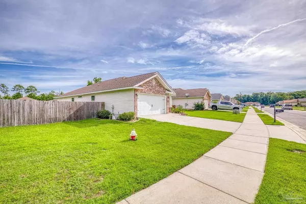 5094 Carley Ct, Milton, FL 32583