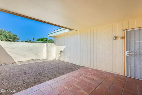 10542 W OCOTILLO Drive, Sun City, AZ 85373