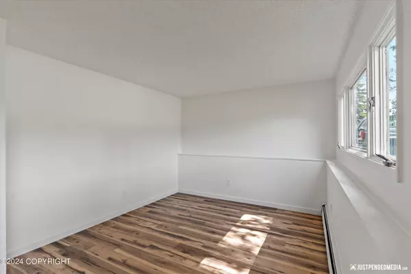 2041 Paxson DR, Anchorage, AK 99504