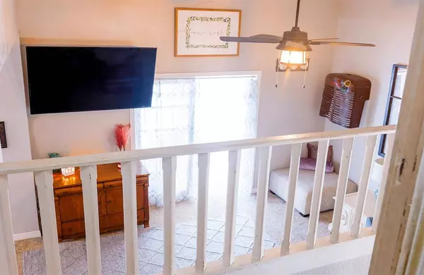 208 S Texana ST, Hallettsville, TX 77964