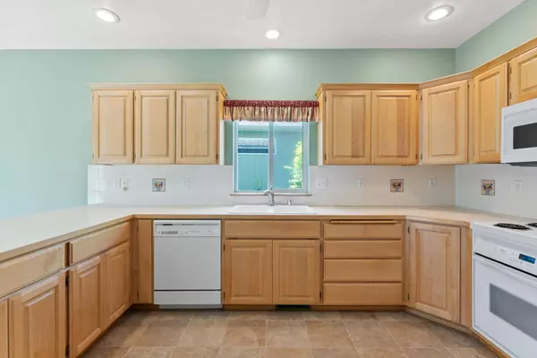 5609 S Hogan Ln, Spokane, WA 99223