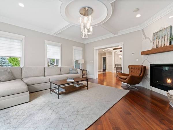 292 High St, Westwood, MA 02090