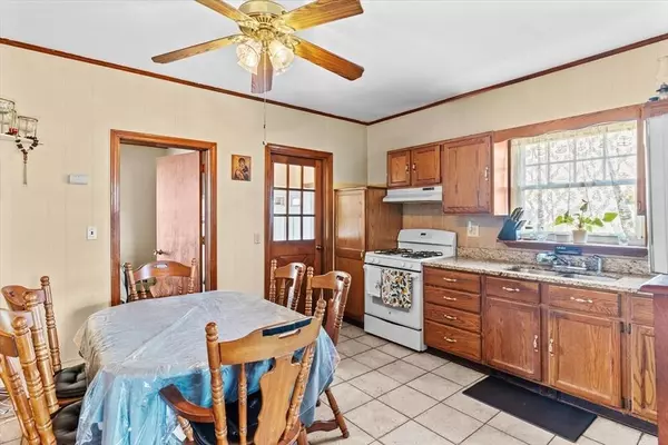 28 Norris St, Lawrence, MA 01841